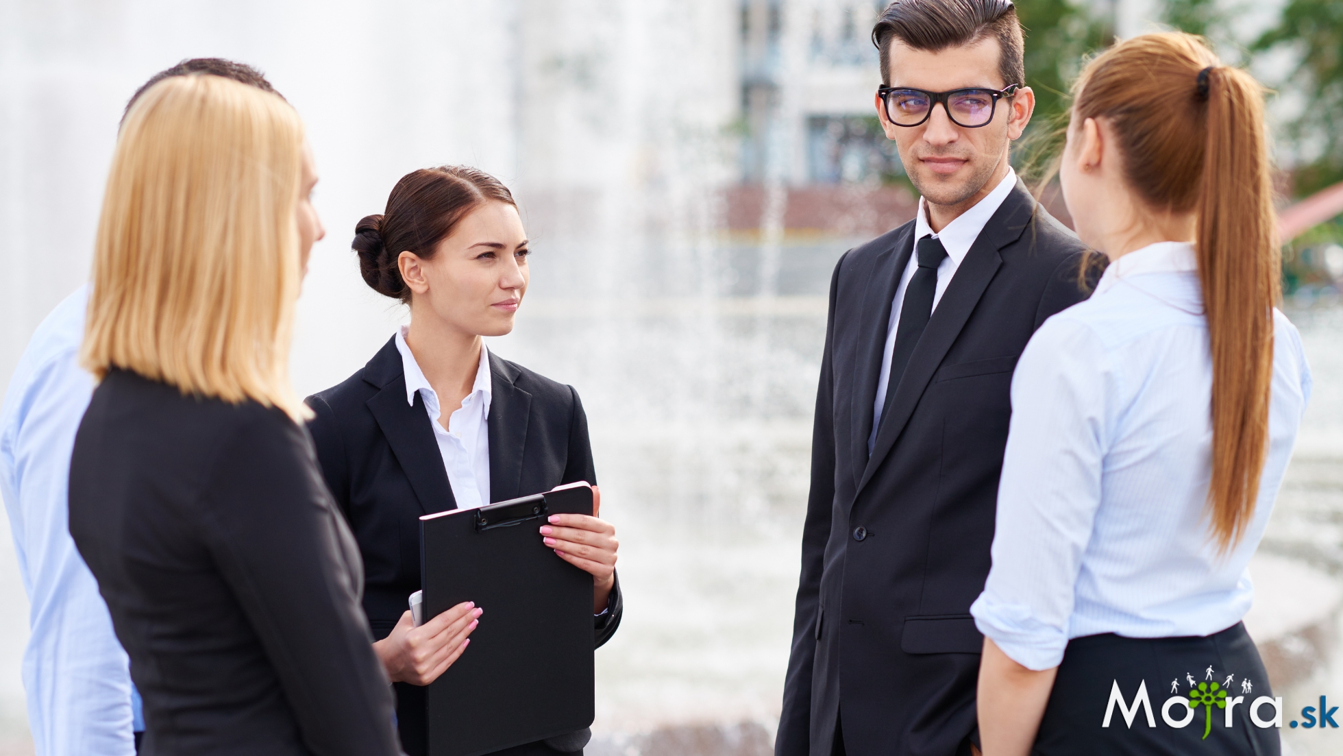 Ticho po meetingu:Prečo sa skvelé nápady strácajú v bežnej prevádzke?